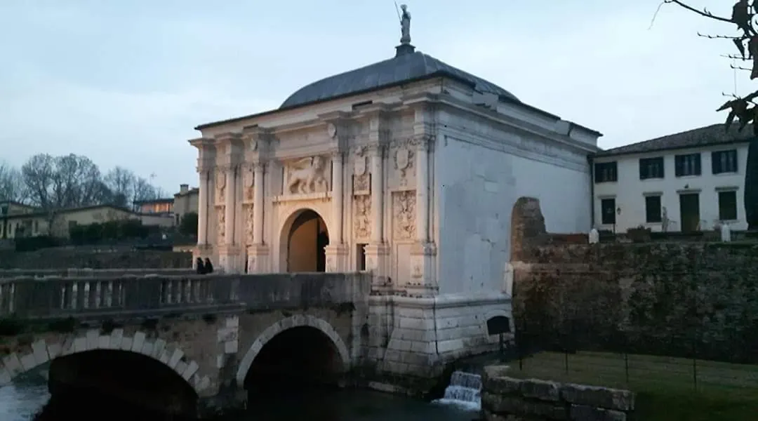 La Petite Maison Treviso 0*,