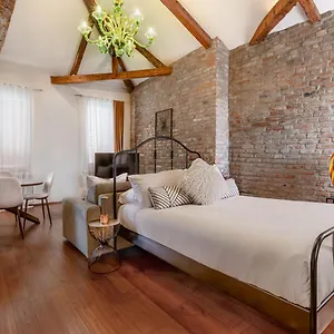 Apartment Duomo With Canal View, Murano